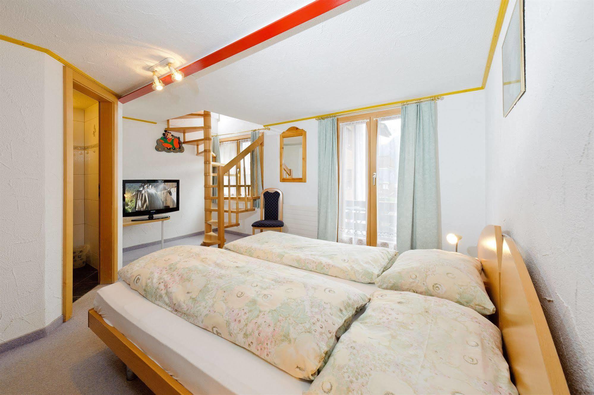 Hotel Alpina Grächen Extérieur photo